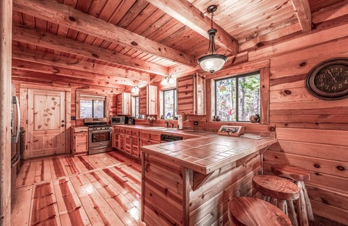 Cloudcroft House | Bear Paw Cabin near Lincoln National Forest 2,400 sq. ft.