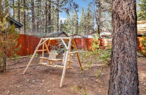 Big Bear Lake House | Bear Paw Cottage~ Hot Tub~ Resort Base Camp Cottage~