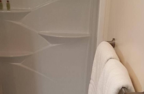 Michigamme Hotel | Bear Paw Inn