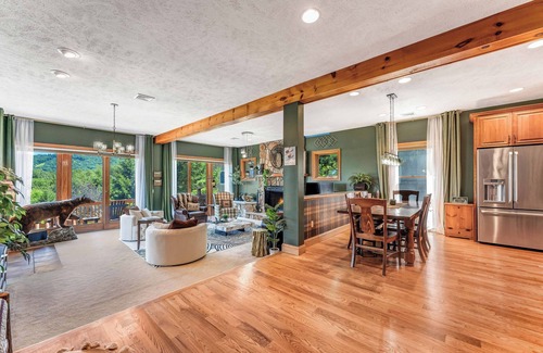 Tannersville House | Bear Peak: Spacious & Colorful Retreat w/Big Game Room, Eclectic Design + Sunroom Hot Tub
