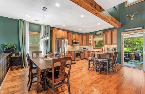 Tannersville House | Bear Peak: Spacious & Colorful Retreat w/Big Game Room, Eclectic Design + Sunroom Hot Tub