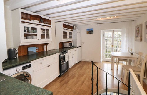 Hayfield Cottage | BEAR PIT COTTAGE, family friendly, with open fire in Hayfield