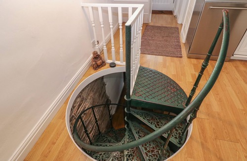 Hayfield Cottage | BEAR PIT COTTAGE, family friendly, with open fire in Hayfield