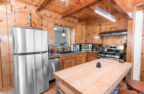 Big Bear City Cabin | Bear's Booth - Fireplace, Fenced Yard, Pet Friendly, Deck, Barbecue