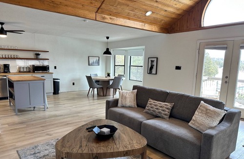 Pagosa Springs House | Bear's Cliff: Stunning Lake and Mountain Views, Wood Stove, Pet-Friendly, Balcony, Garage Parking!