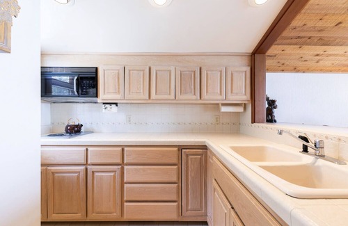 Tahoe City House | Bear's Den Lakefront - Classic Cabin, Private Pier, Pet-Friendly, Walk to Everything!