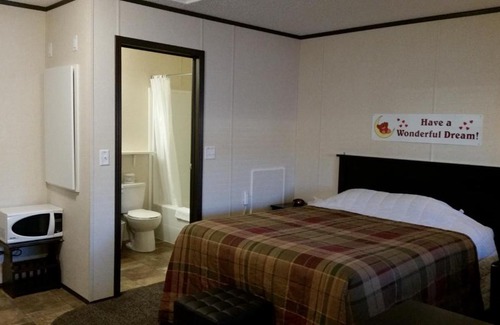 Shaunavon Hotel | Bear's Den Lodge