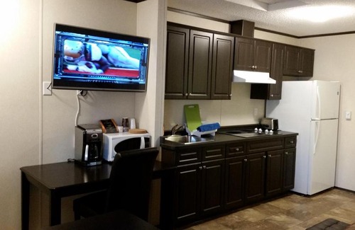 Shaunavon Hotel | Bear's Den Lodge