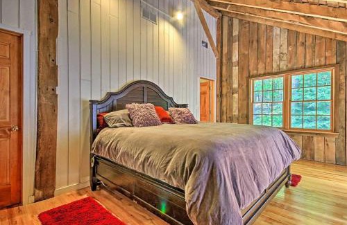 Acme House | Bear's Eye View - Mountain Retreat w/Hot Tub!