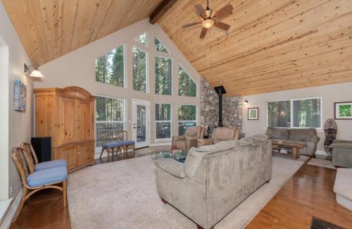 Arnold House | Bear Territory