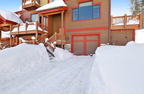 Bear Crossing House | Bear Trail 865