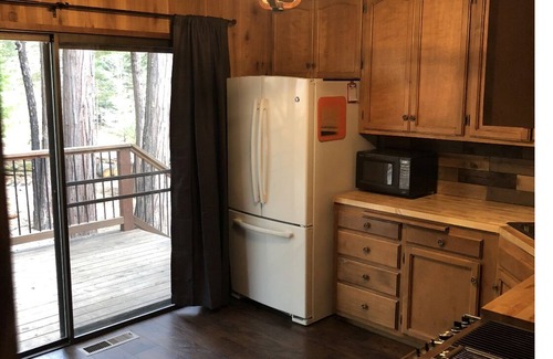 Arnold Ski Chalet | Bear Valley Lake Mountain Cabin