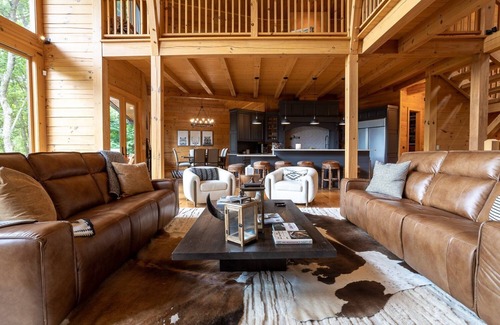 Waynesville House | Bear Vista Trail | 4 - Story Mountain Estate | Hot Tub, Game Room, Theatre
