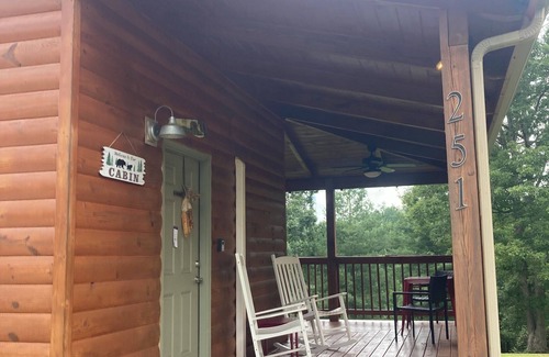 Campton Cabin | Bearadise in the Red, Wifi, Hot Tub, great proximity to Red River Gorge