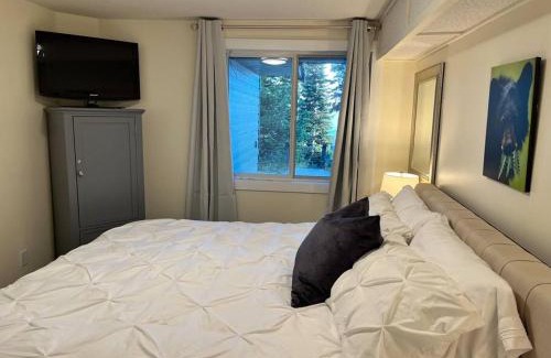 Snow Pine Estates Apartment | Bearcub Chalet