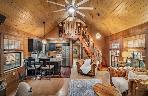 Mentone Cabin | Bearfoot Bungalow-family fun getaway
