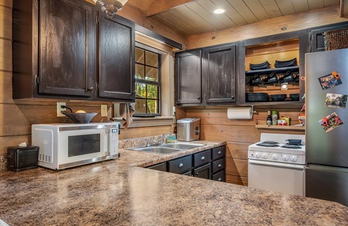 Mentone Cabin | Bearfoot Bungalow-family fun getaway
