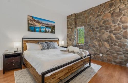 East Kootenay House | Bearfoot Lodge I Ping Pong I Sleeps 16 I Games I