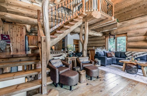 Ruidoso Apartment | Bearfoot Lodge
