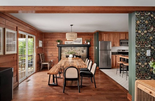 Stanley Apartment | Bearloga:Hot Tub, Sauna, Stunning Views, 75 acres