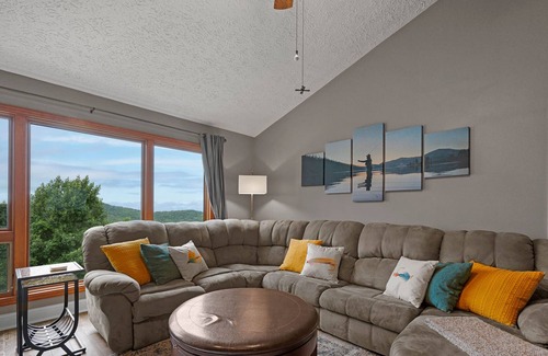 Chalet Village Condo | "Bearly Fishing" *2 King Suites *Amazing Views! Penthouse condo