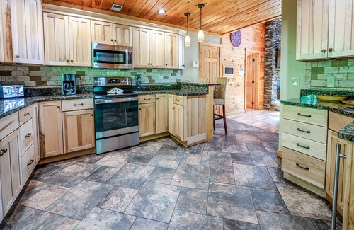 Wears Valley Cabin | Bearmont Lodge 4 Bedroom Cabin by RedAwning