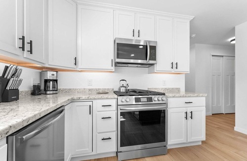 Maple City House | Bears Den - Hot Tub & A Short Walk to Glen Lake