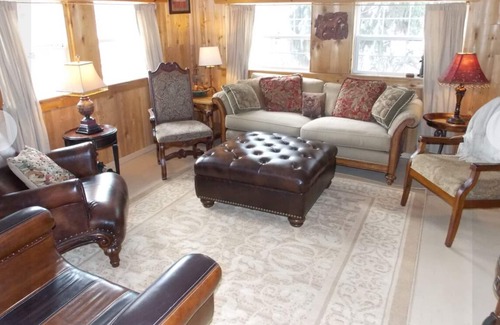Evergreen Meadows Bed & Breakfast | Bears Inn Mountain Retreat
