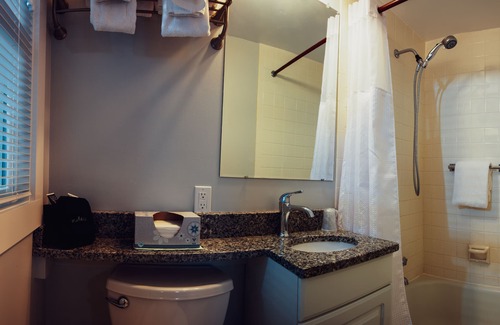 Rockport Hotel | Bearskin Neck Motor Lodge