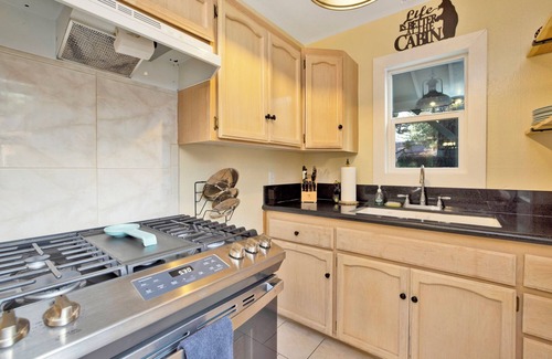Boulder Bay Cabin | Beary Cozy Cabin #2315