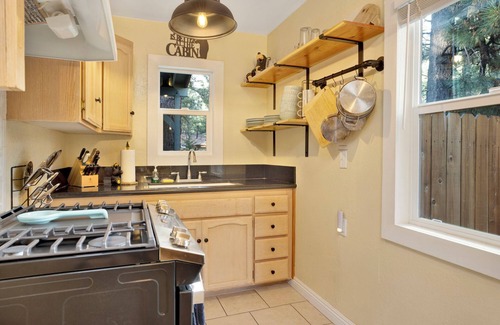 Boulder Bay Cabin | Beary Cozy Cabin #2315