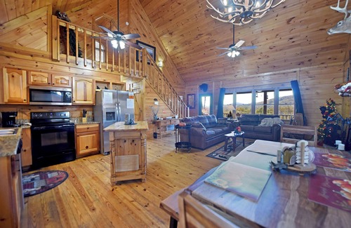 Blue Ridge Cabin | Beary Sweet | Hot Tub | Wood Fire Place | MTN View