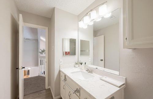 Barker House | Beat The Heat In Katy Tx - Arcade Room & Pool