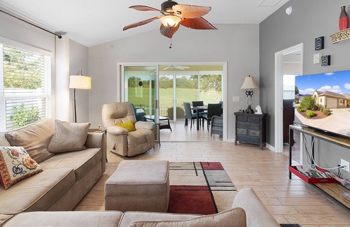 Collier House | Beatifuly Courtyard Villa on Golf Course