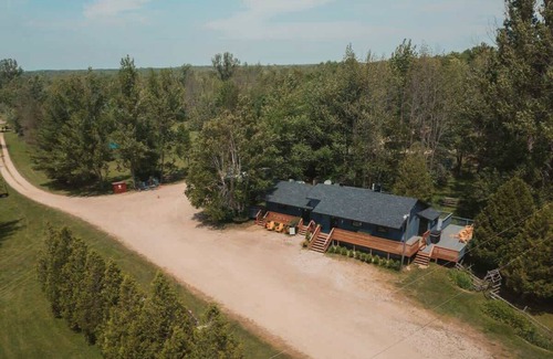 Miller Lake House | “Beatnik” Luxury Glamping Yurt | Tobermory