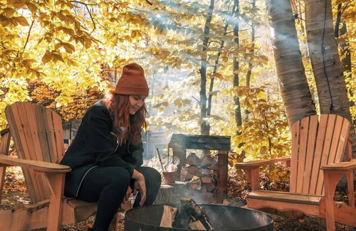 Miller Lake House | “Beatnik” Luxury Glamping Yurt | Tobermory