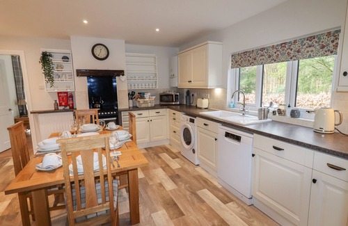 Bewdley Cottage | BEAU COTTAGE, pet friendly, character holiday cottage in Bewdley