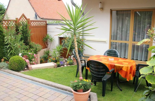 Neustadt-Gimmeldingen Apartment | Beautiful apartment in a well-kept family home