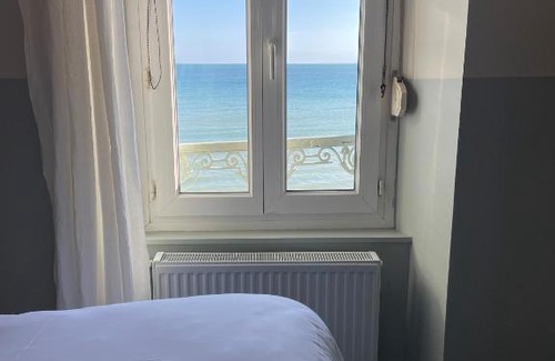 Luc-sur-Mer Hotel | Beau Rivage Hôtel-Restaurant