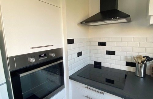 Poincare - Foch - Anatole France - Croix de Bourgogne Apartment | Beau Studio Cosy Proche des Thermes