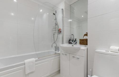 Brompton & Hans Town Apartment | Beaufort Gardens Knightsbridge - 2 Bed