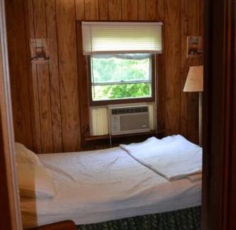 Morehead City House | Beaufort Harbour Suites East Lodge