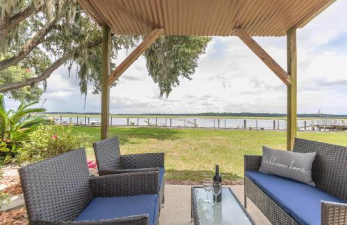 Beaufort Apartment | Beaufort's Blue Heron Hideaway on Battery Creek