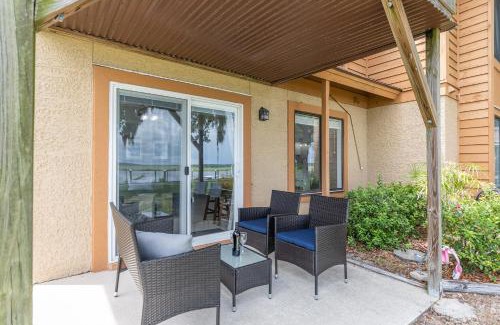 Beaufort Apartment | Beaufort's Blue Heron Hideaway on Battery Creek