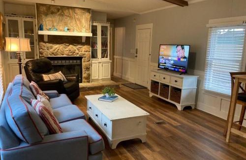 Burton House | Beaufort SC New Renovation, Close to Parris Island, Historic Downtown, Beautiful Beaches, Sleeps 6