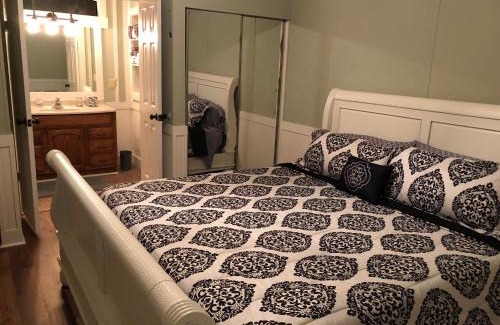 Burton House | Beaufort SC New Renovation, Close to Parris Island, Historic Downtown, Beautiful Beaches, Sleeps 6