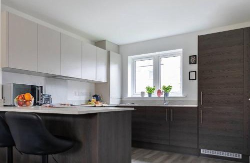 Chelmsford Apartment | Beaulieu Rest 3 Bed House Chelmsford