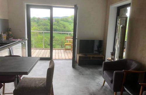 Solignac-sur-Loire Apartment | Beaume d’ataraxie-Mountain View Apartment 3