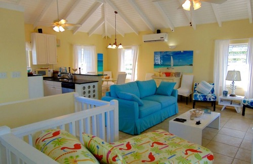 Discovery Bay House | Beautiful Waterfront Villa Dockside Patio Kayaks optional Jeep Suv Boat Seadoo