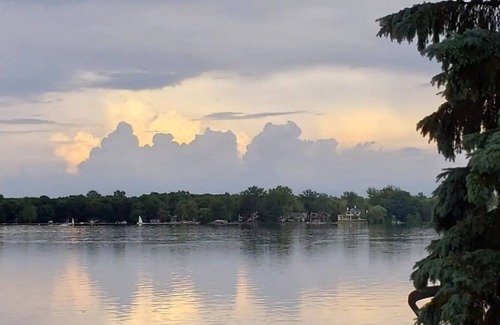 Haslett House | Beautiful 4Br 4Ba lake home with private waterfront